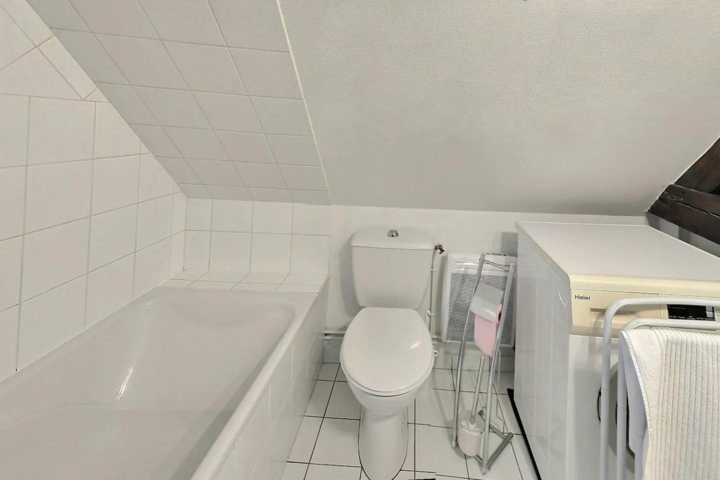 Le Travel - Appartement Equipe Proche Centre Et Yschools Troyes Luaran gambar